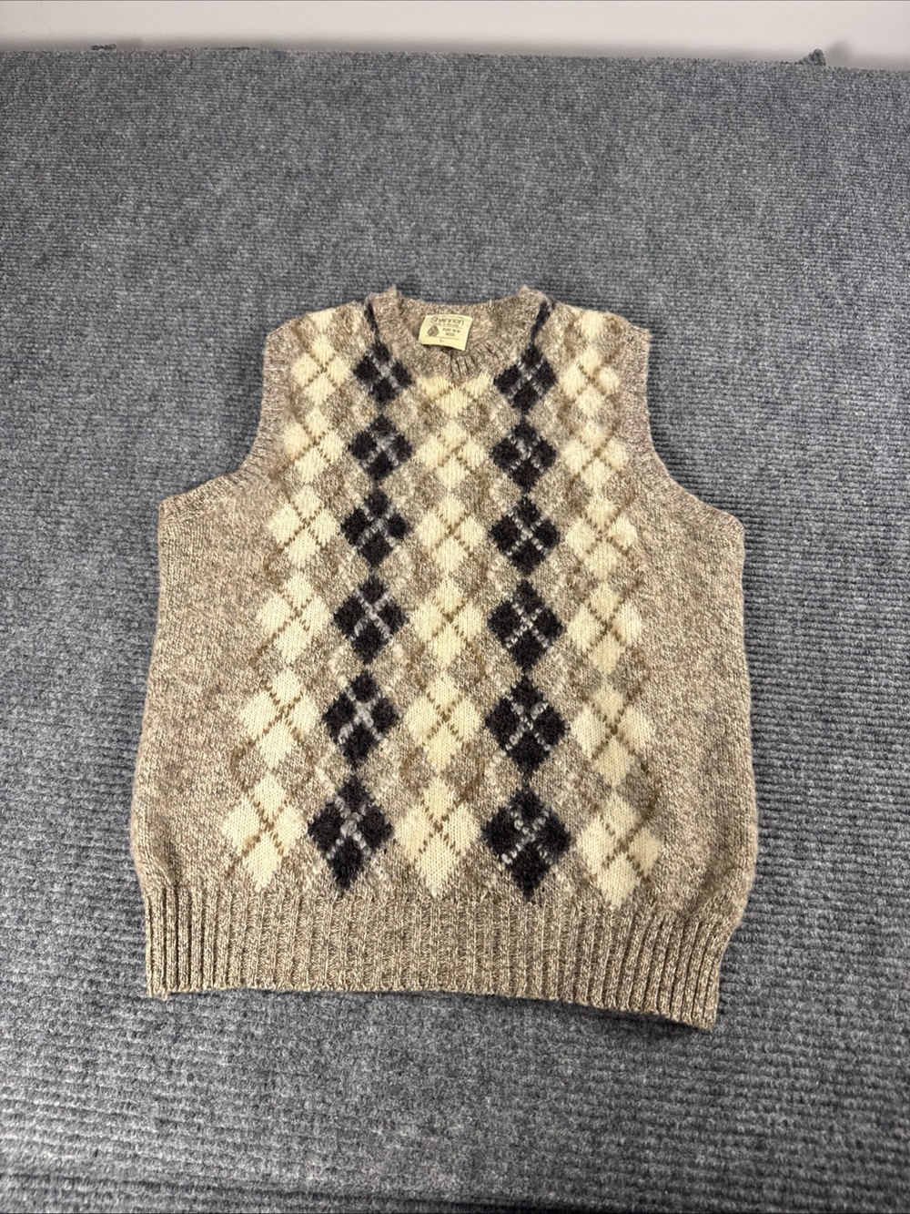 VTG Shannon Shetland Wool Sweater Vest Large Beige Academia Argyle Ireland 80s